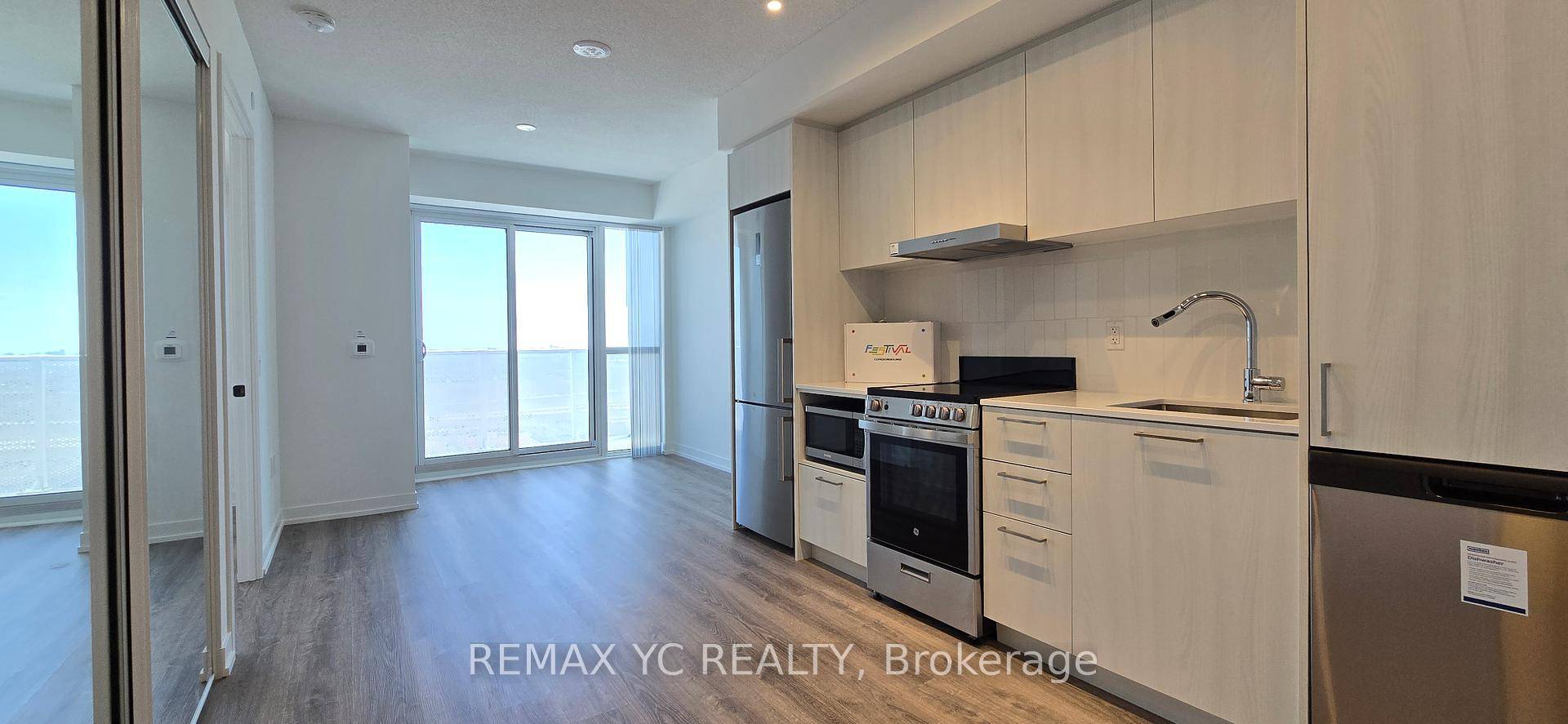Newly Built 1 bedroom, 1 Bathroom unit in the heart of Vaughan Metropolitan Centre amp ; TTC !