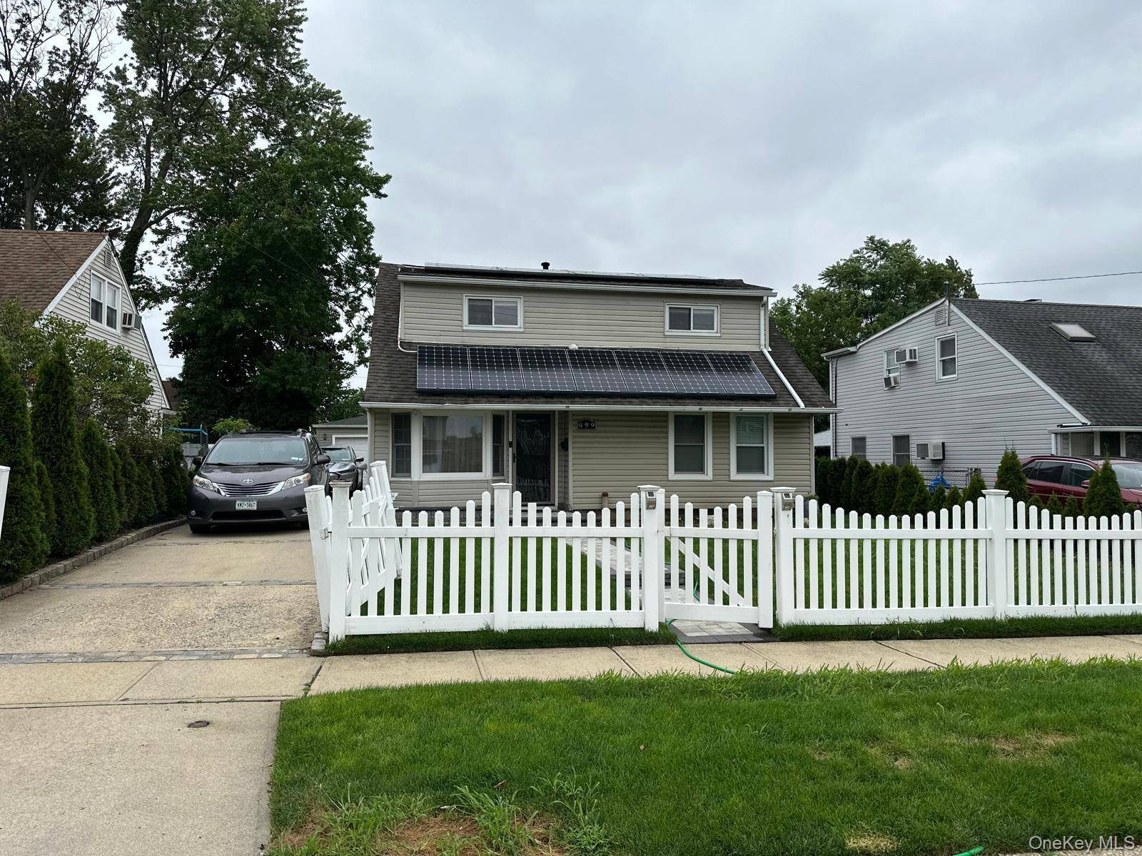 Welcome to this rental property in Westbury.