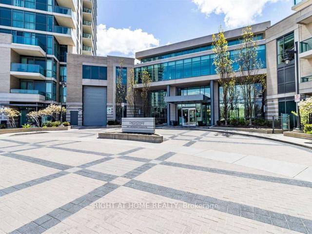 A NICELY FURNISHED END UNIT ACCROSS FROM THE UPSCALE SHERWAY GARDEN MALL.