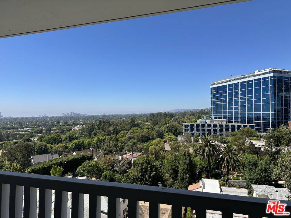 999  N DOHENY DR Sunset Strip La