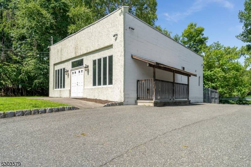 Move In Ready Office Space Just 45 Minutes from Manhattan !