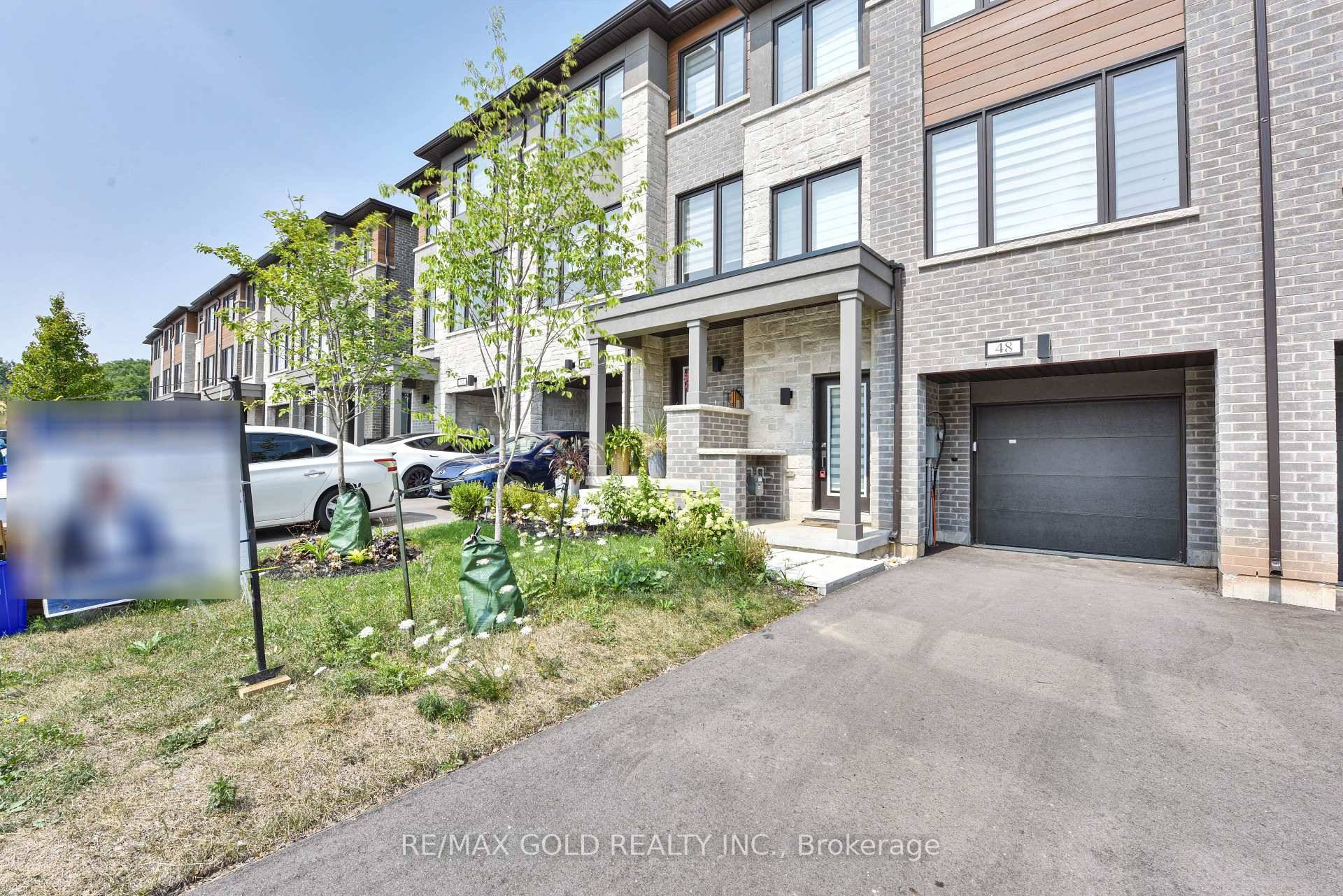 Luxury Townhouse, 2011 Sq.