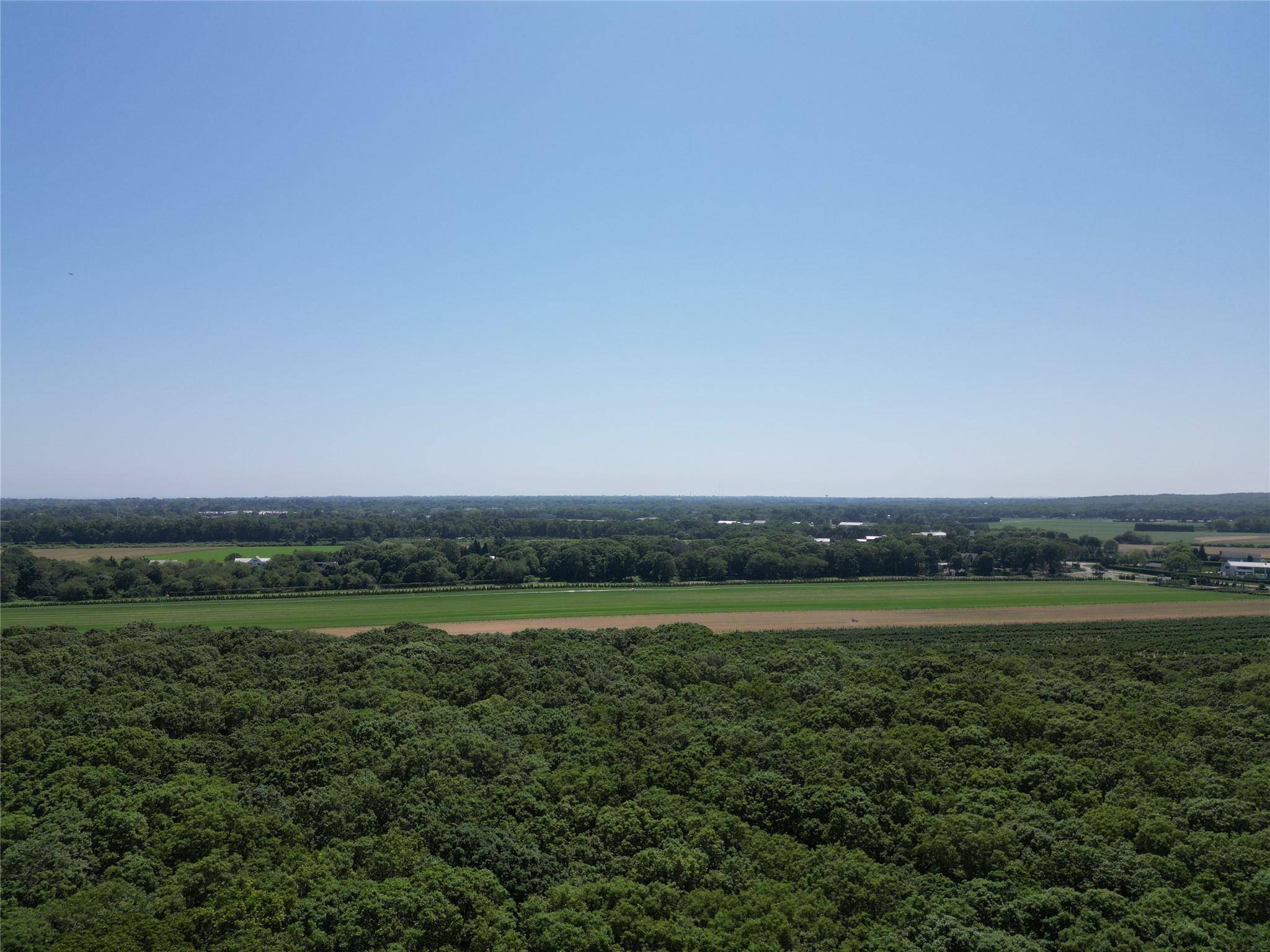 A Rare 21 Acre Opportunity in the Heart of Water Mill s Equestrian Country with Annual Taxes 156.