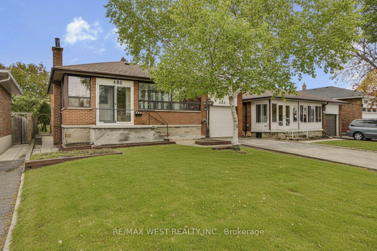 Welcome To 485 Rathburn Rd In Prime Central Etobicoke.