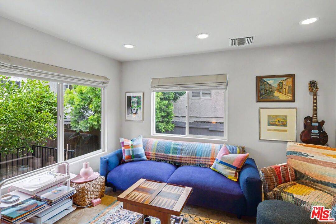 9823   Regent St 2BR La