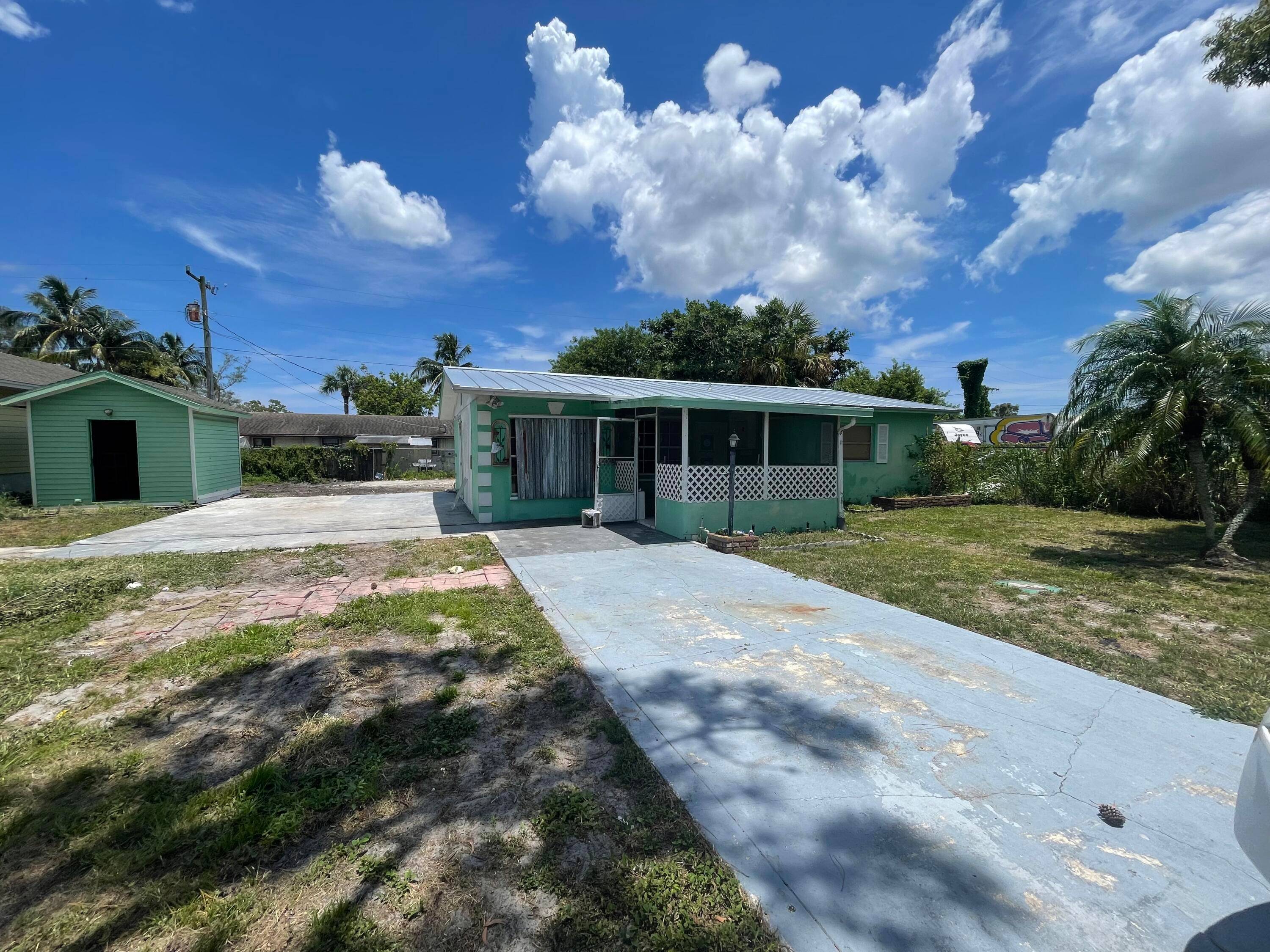 Investor special, new metal roof, Bathroom recently remodeledUnbranded Virtual Tour https www.