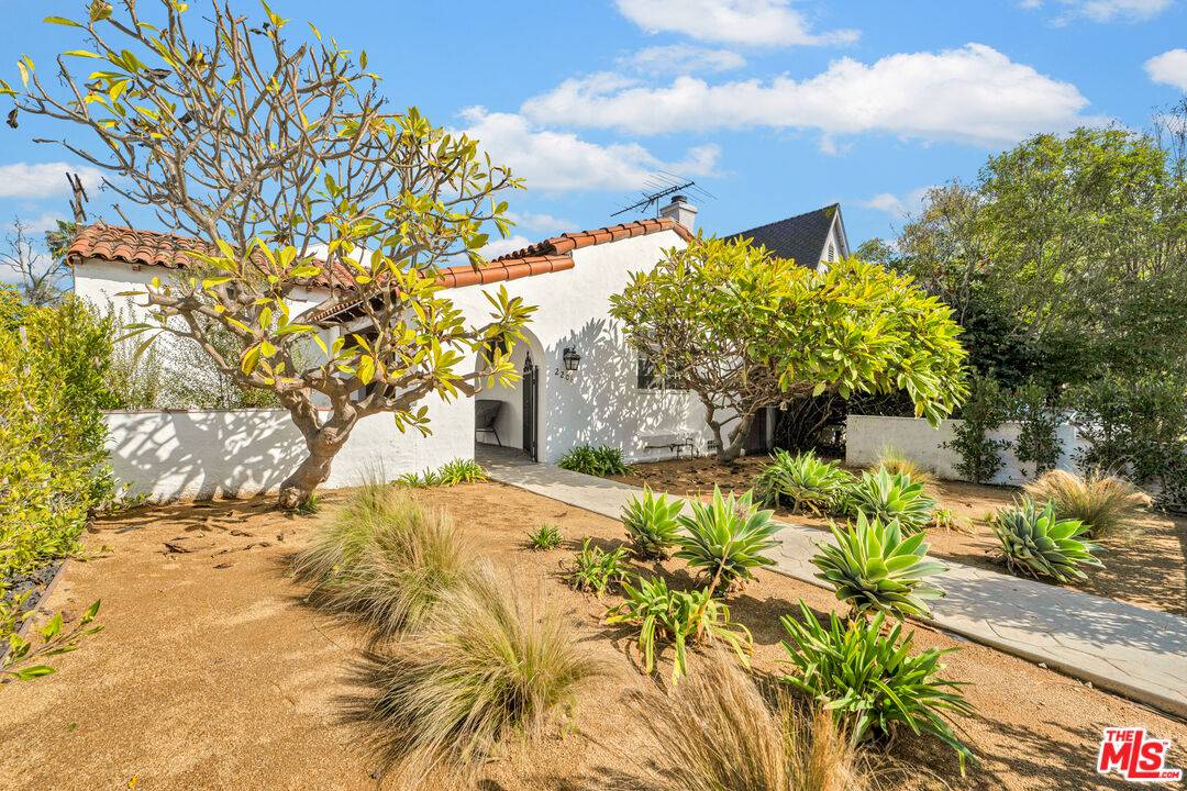 2206   Overland Ave 5.0 LA