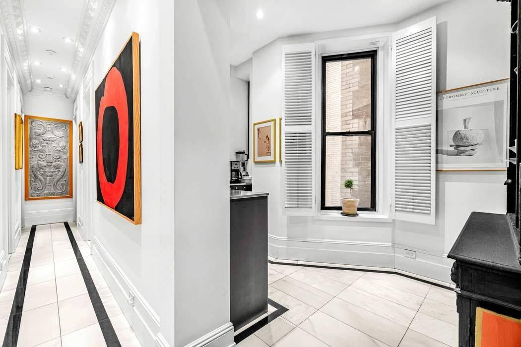 Historic Pre War Gem, Fully Renovated on Prime Upper East Side Block Experience the best of New York s Gilded Age elegance in this exquisitely restored 2 Bedroom Cooperative residence, ...