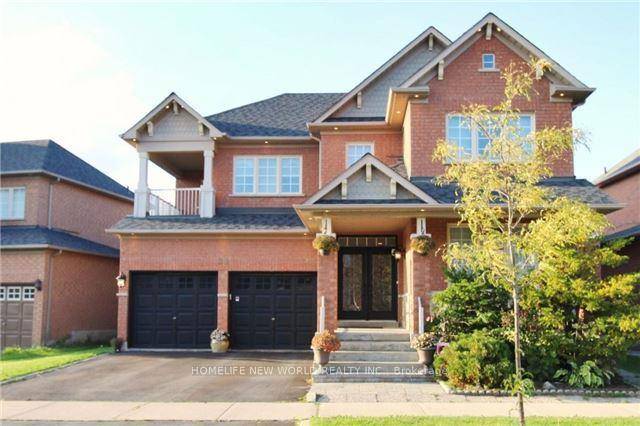 Beautiful Detached Two Storey Home in Oak Ridges, Richmond Hill !