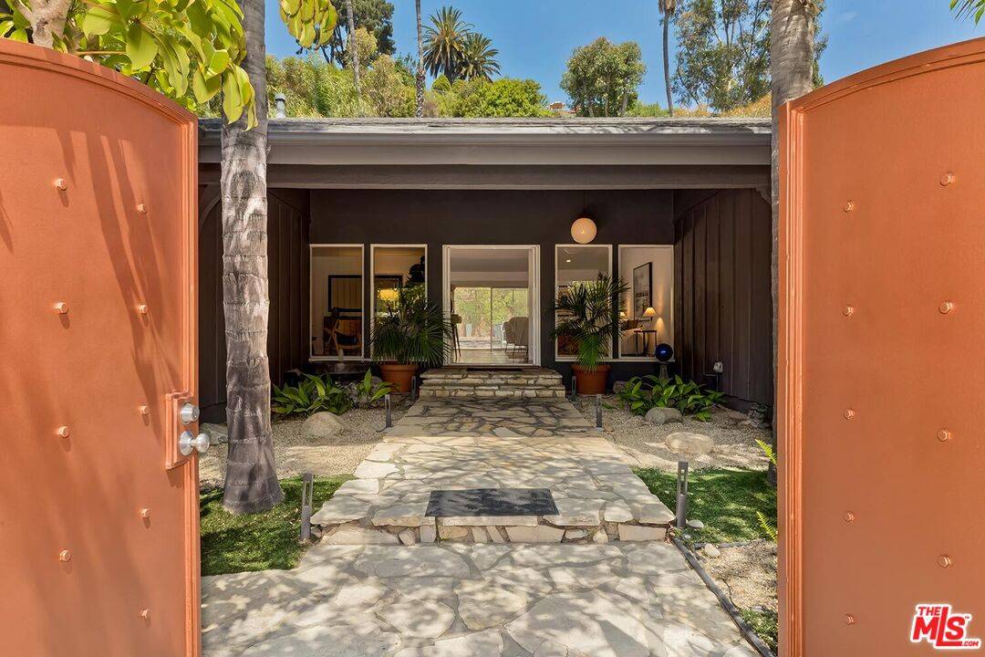 6411   Tahoe Dr 4BR Hollywood Hills East La