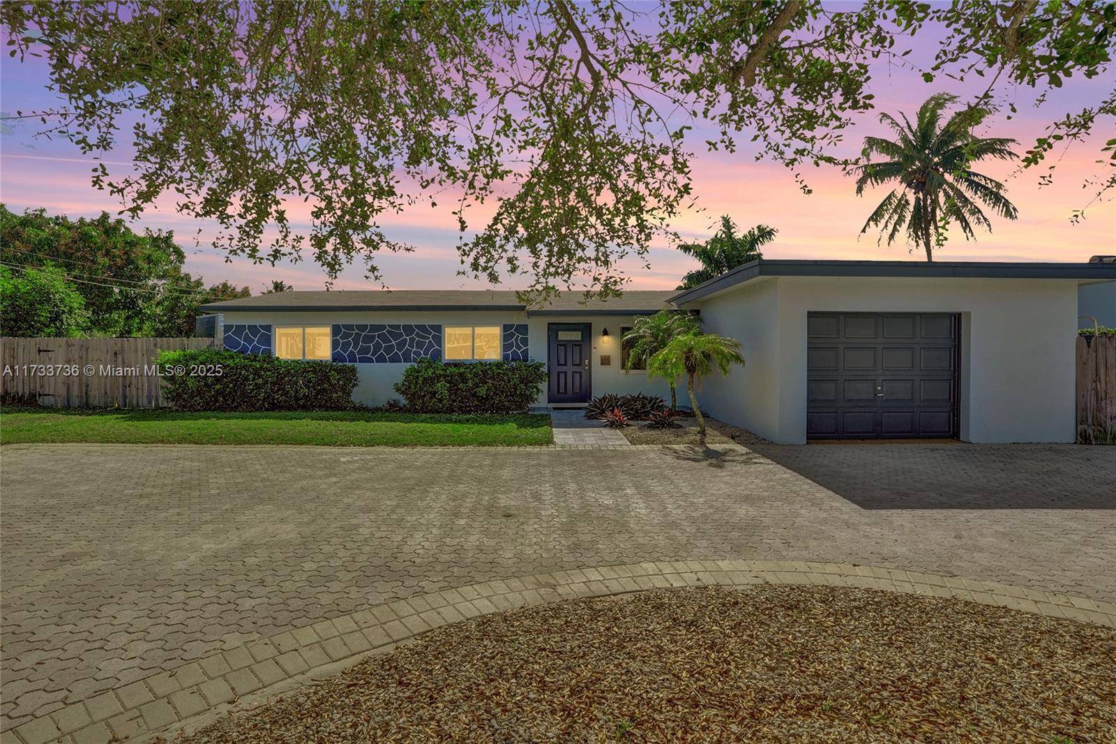 Licensed Air BNB b Welcome to the Riverland area of Fort Lauderdale !