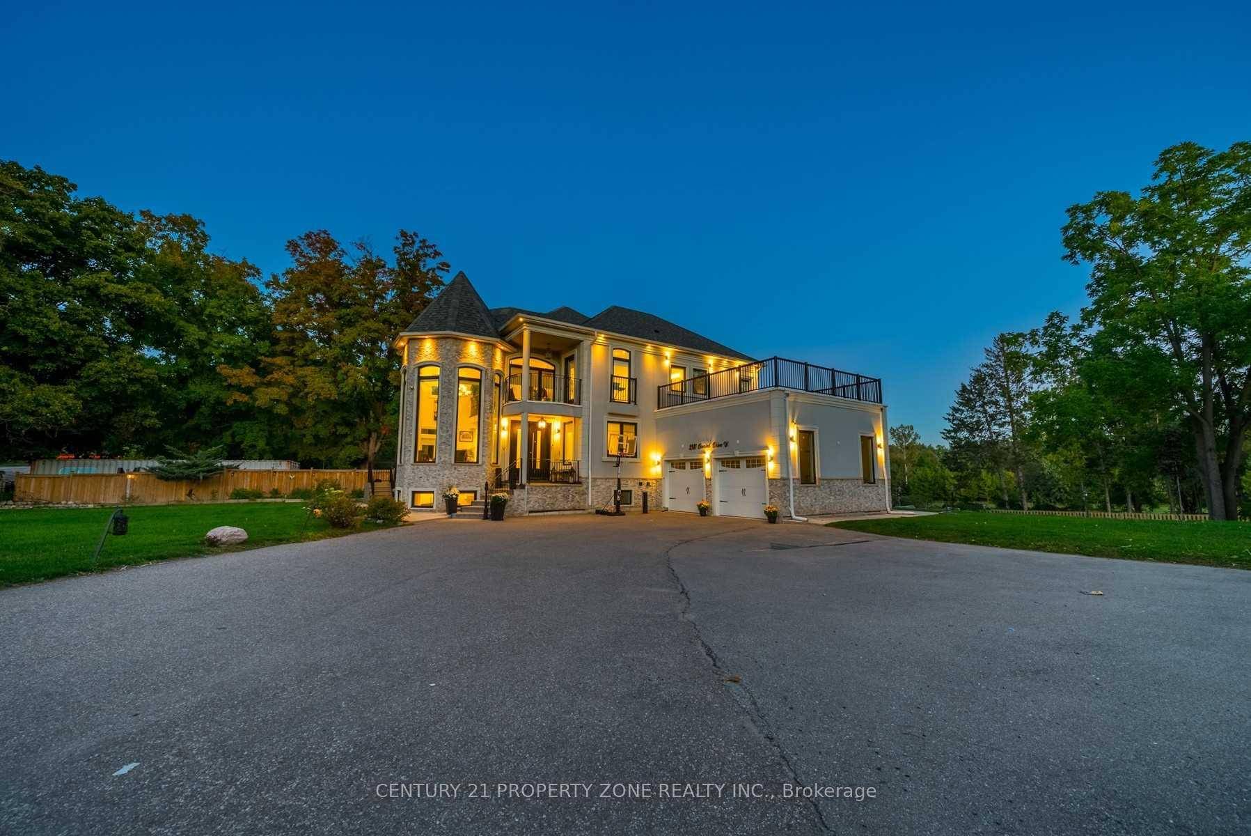 Beautiful Custom Built Luxury Home On the border of Brampton and Georgetown.