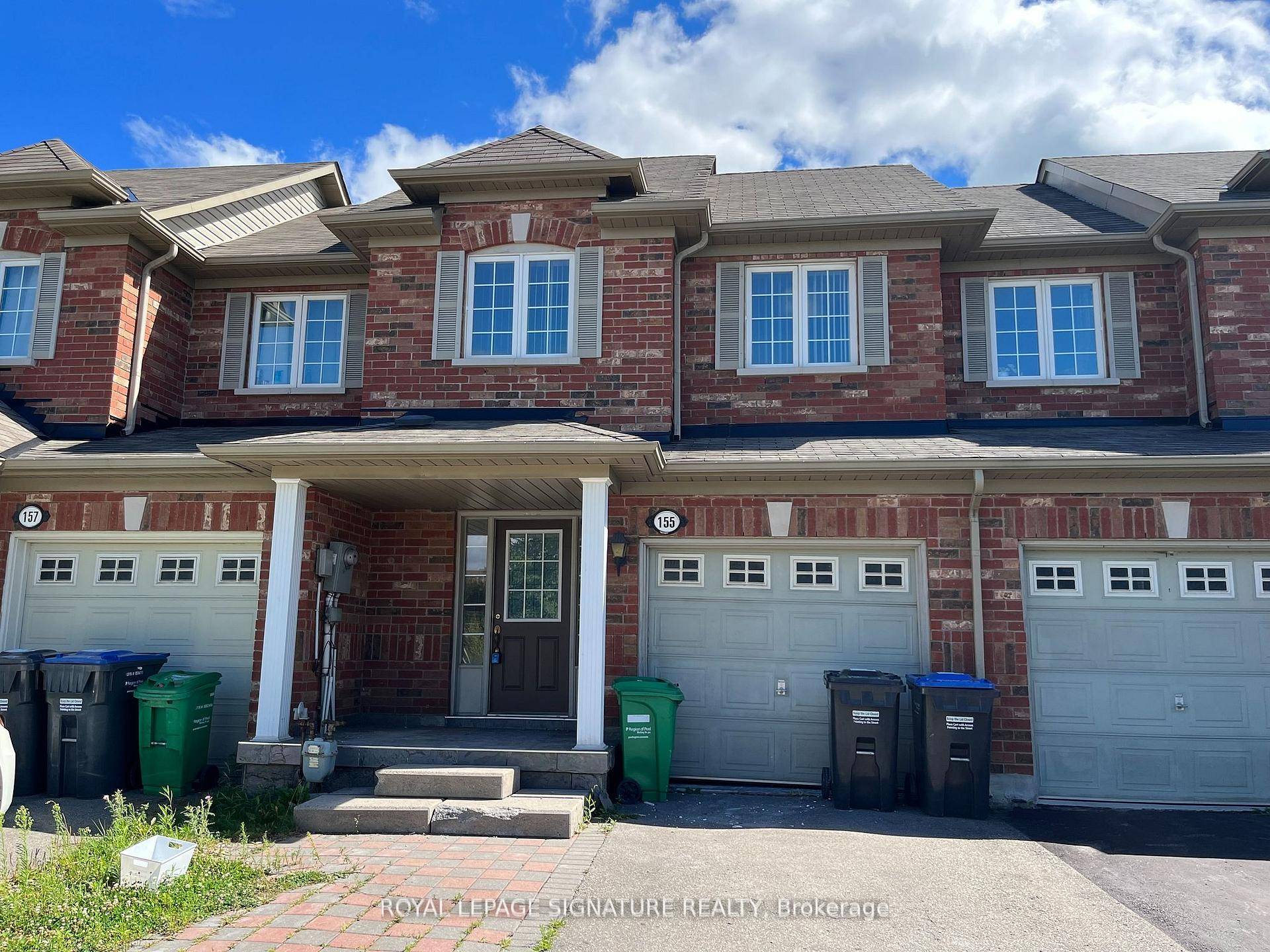 Beautiful amp ; Spacious 2 Story Freehold Townhome in Credit Valley !