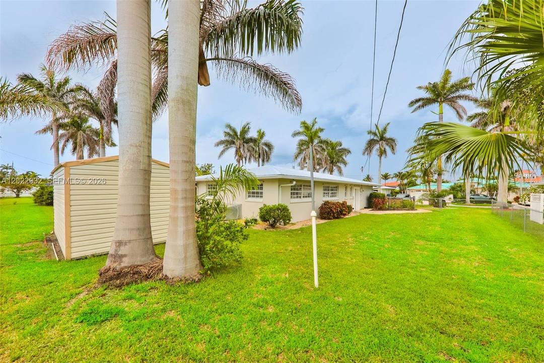 FOR SALE ! ! 4 BED 2 BATH 1782 SQ FT.