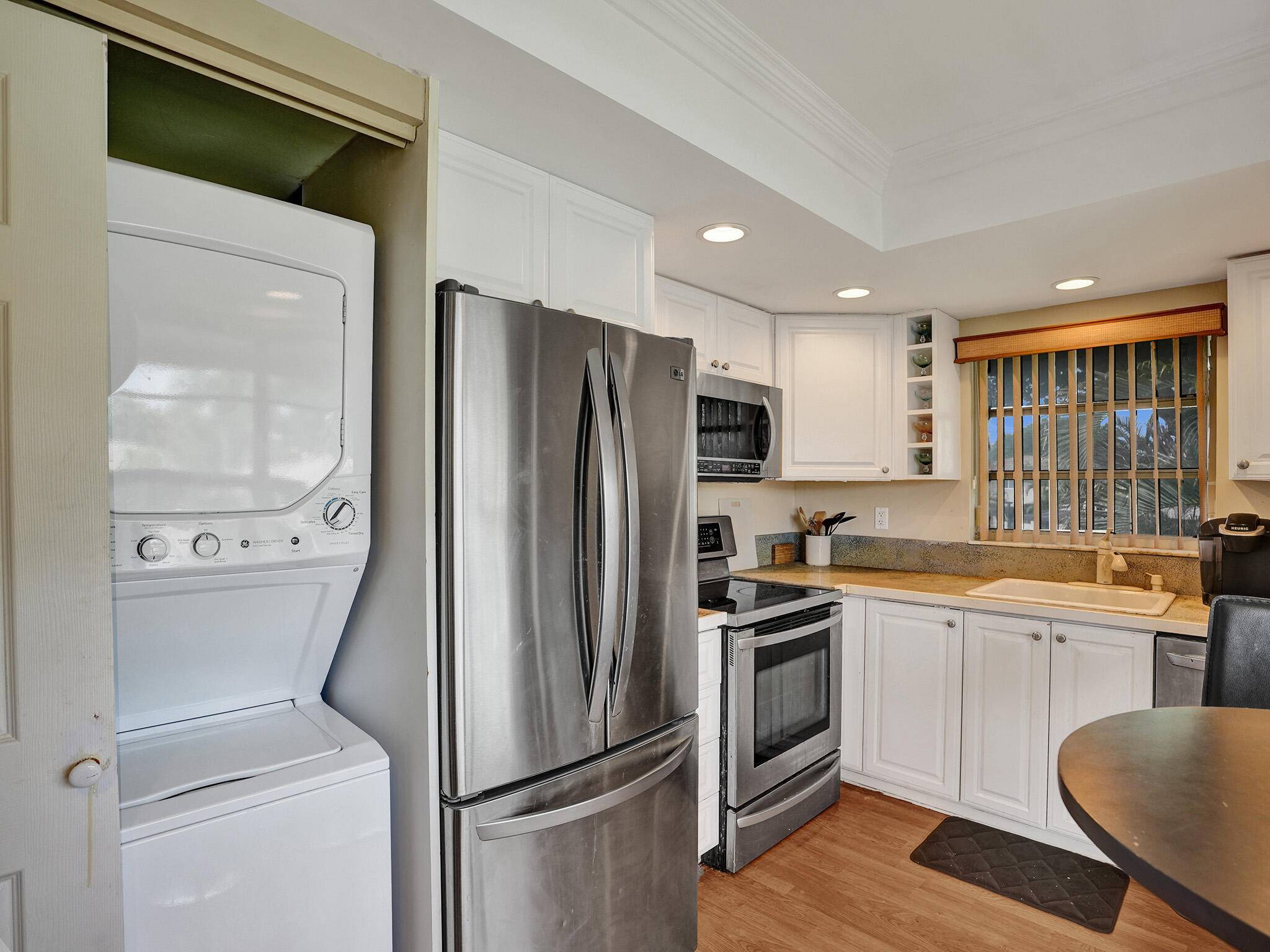 Great Location ! 2nd Floor Corner 2 2 with Wonderful Garden View no back neighbors !