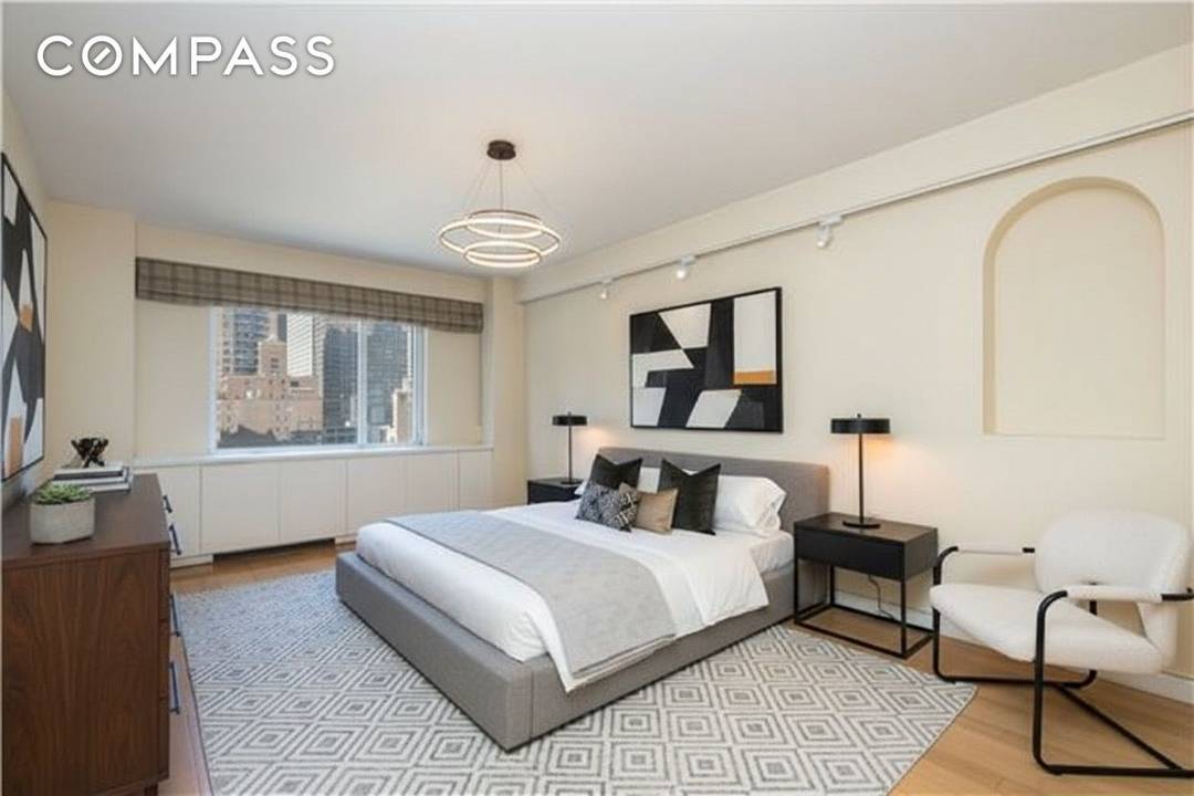 Oversized 2 Bedroom Condo in Prime Manhattan Location.