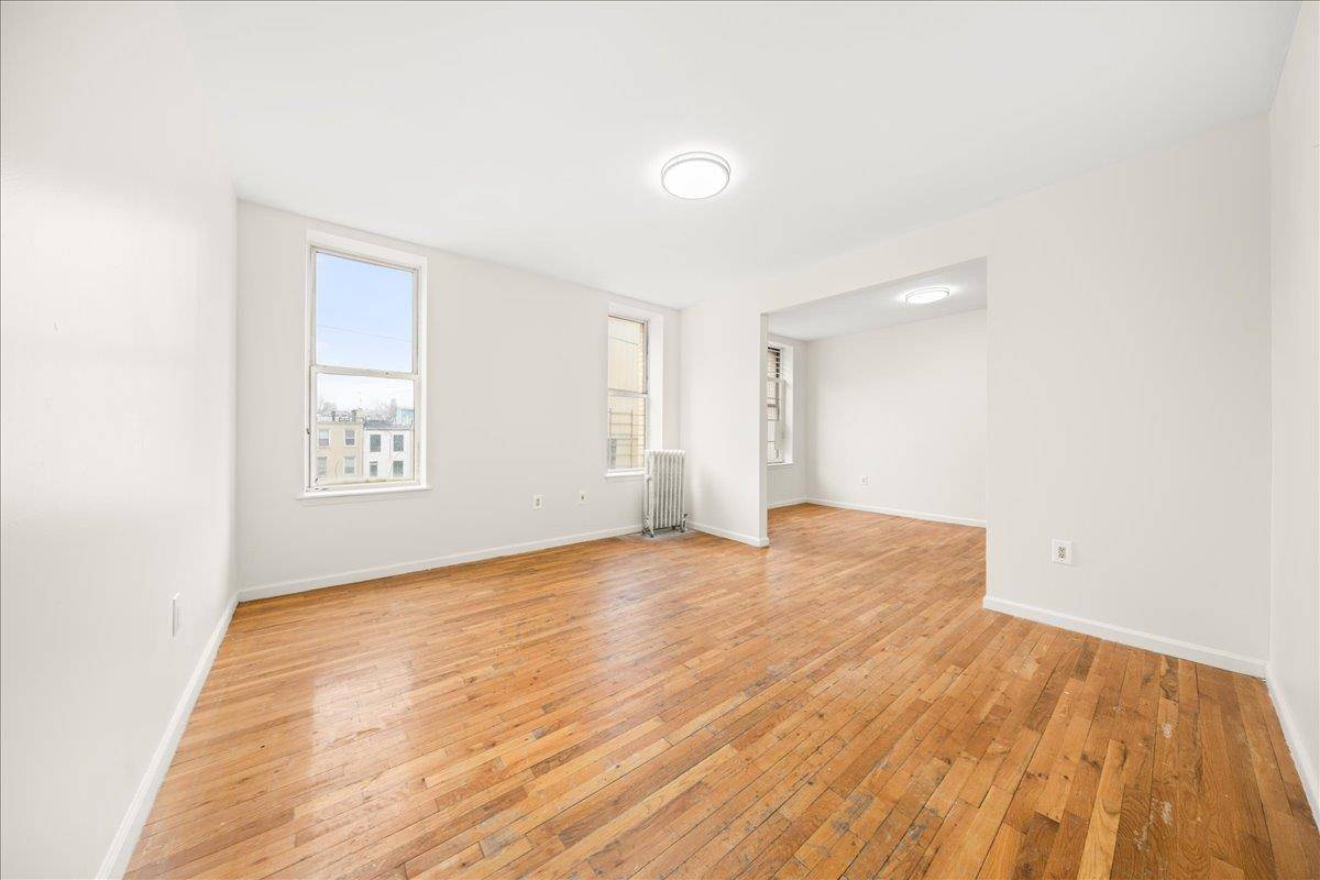 Rare opportunity to have an abundance of space in this true four bedroom apartment in an elevator building in West Harlem.