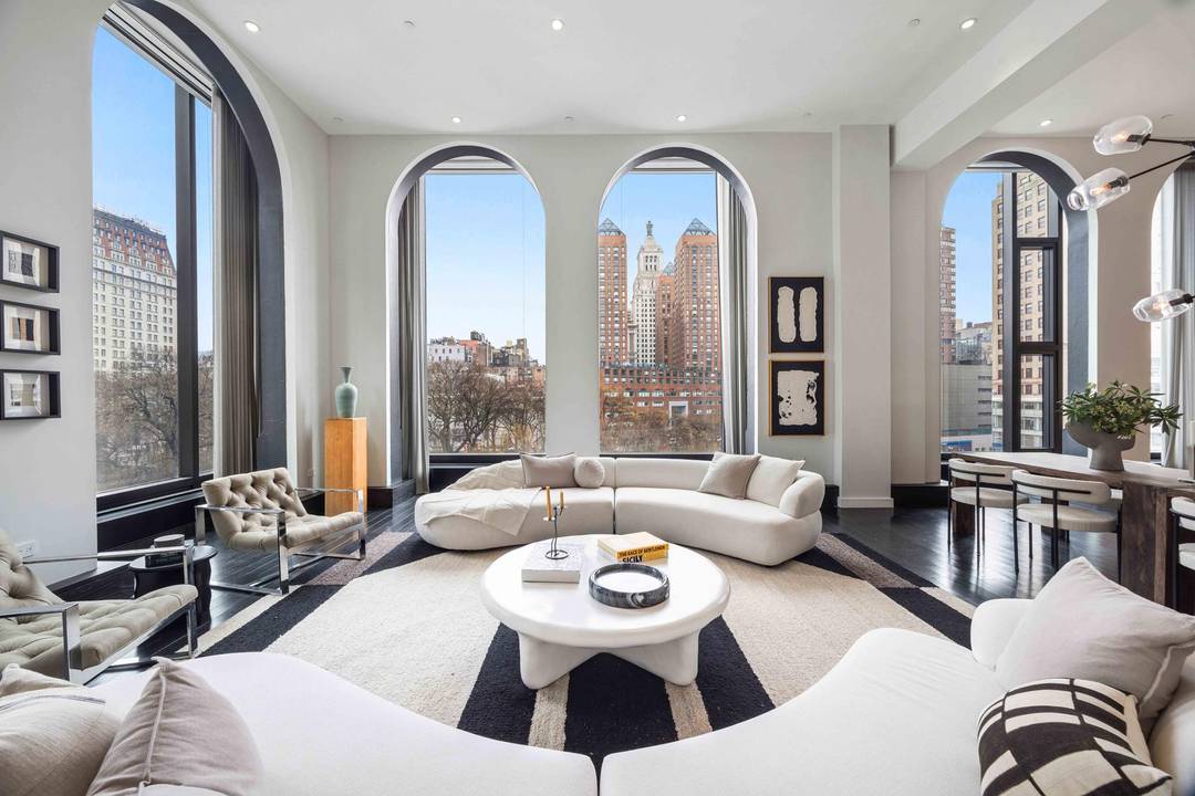 15 Union Square West Residence 16A rare opportunity to own a dramatic corner three bedroom, three and a half bath residence in the iconic 15 Union Square West, once home ...