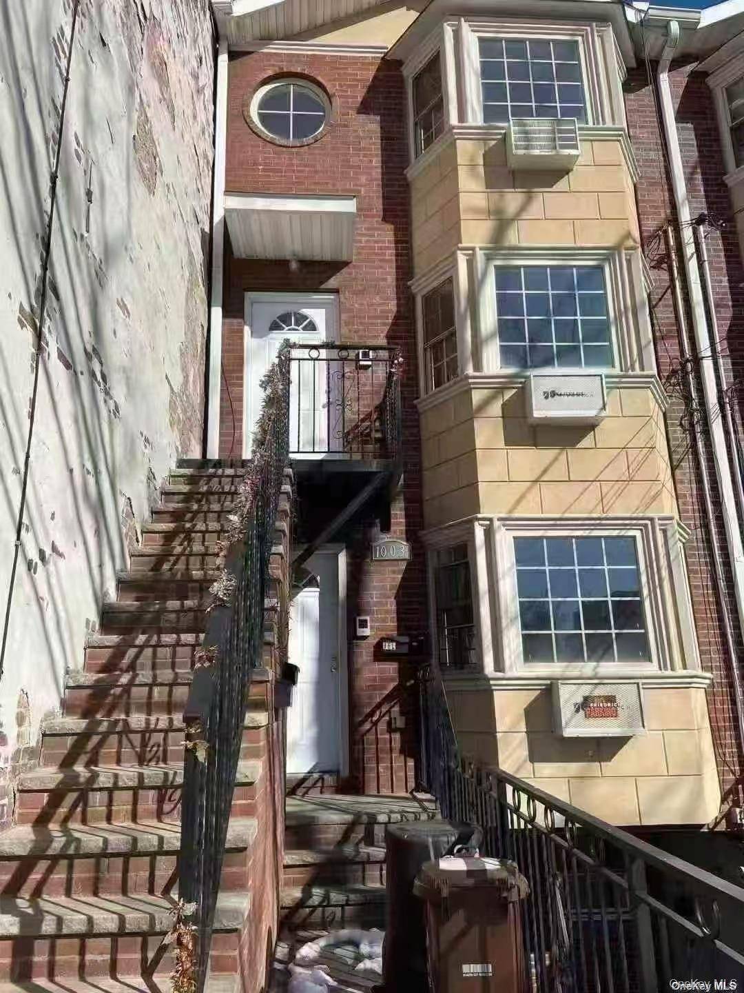 3 Bedrooms 1. 5 Baths Apartment In Astoria.