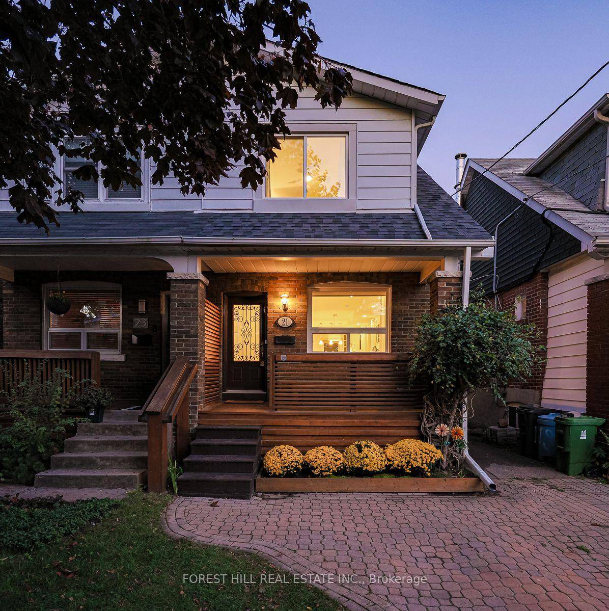 Dreamy Dilworth, a serene crescent where sophistication and tranquility intertwine.