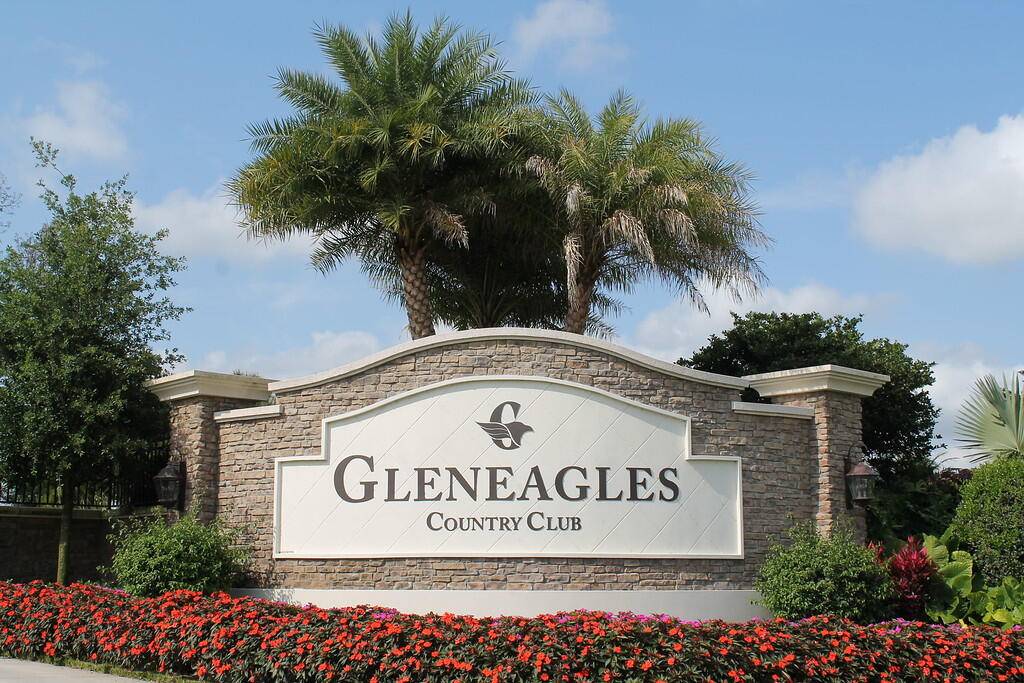 Priced to Sale ! ! ! Coveted 2 bed 2 bath plus Den Corner Bobby Jones Model unit featuring Updated Stainless Steel Appliances ; Renovated guest bathroom, with contemporary shower ...