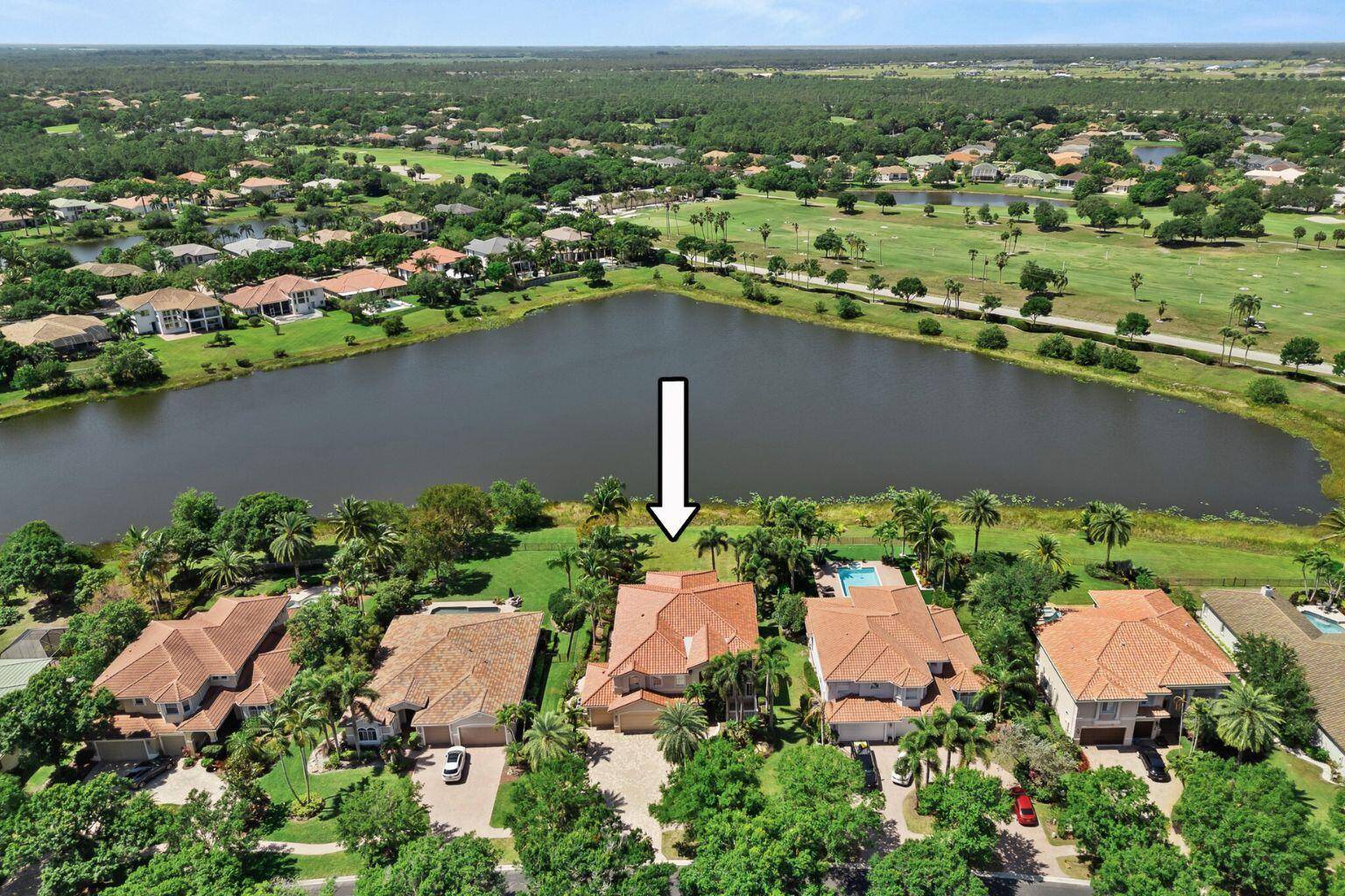 ESTATES OF HAMMOCK CREEK Step inside the gated neighborhood everyone wants to live in, offering loads of value, larger homes, beautiful lakefront lots and low HOA fees.
