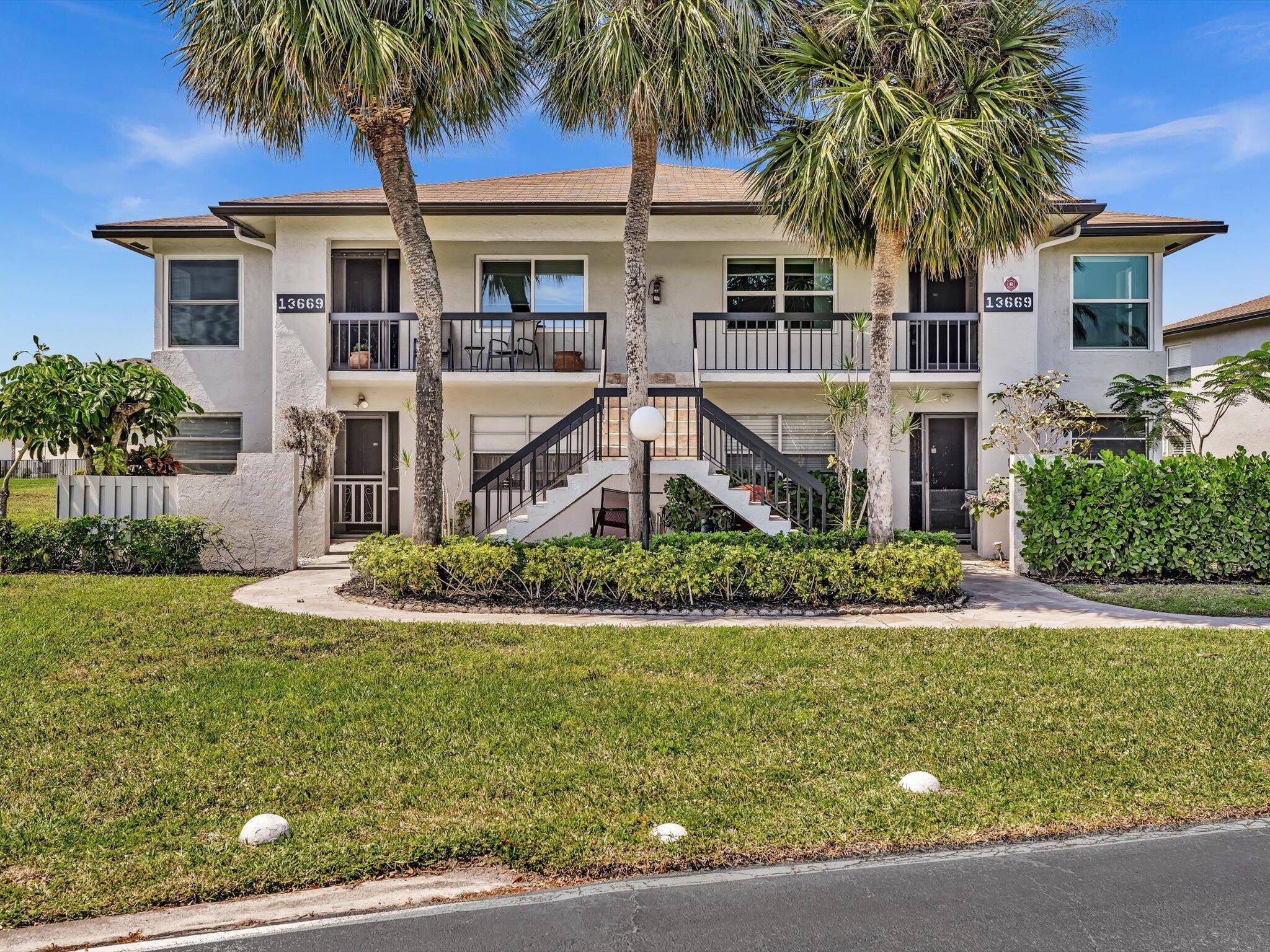 Discover Your Dream Home in Palm Greens !