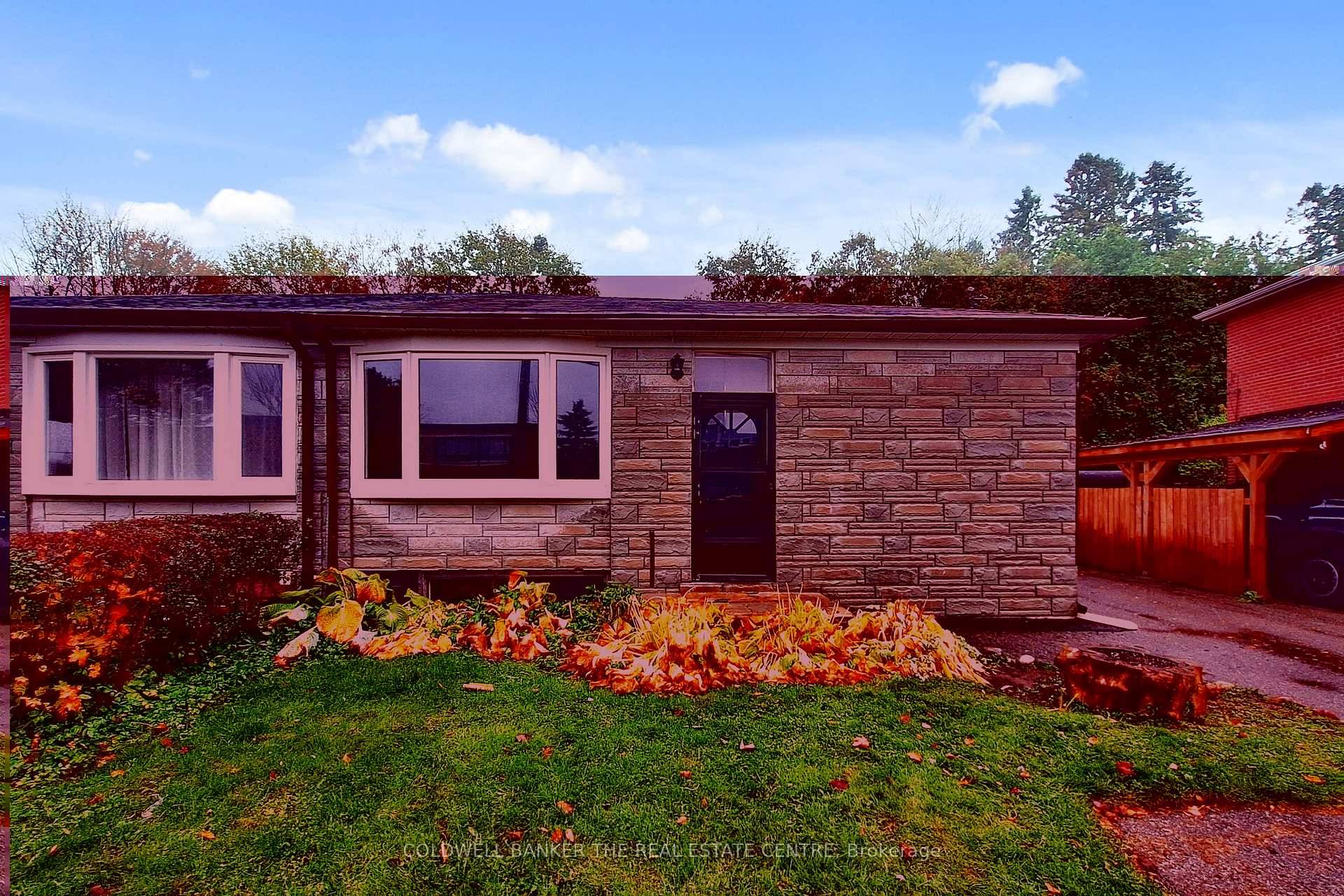 This bright and welcoming 3 bedroom, 2 bath home offers comfortable main floor living in a highly sought after, family friendly neighbourhood.