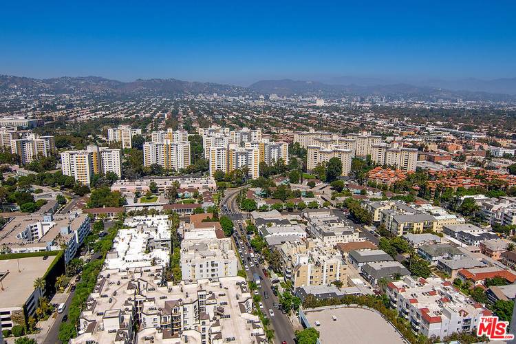 5670   Wilshire Blvd 1BR Hancock Park La