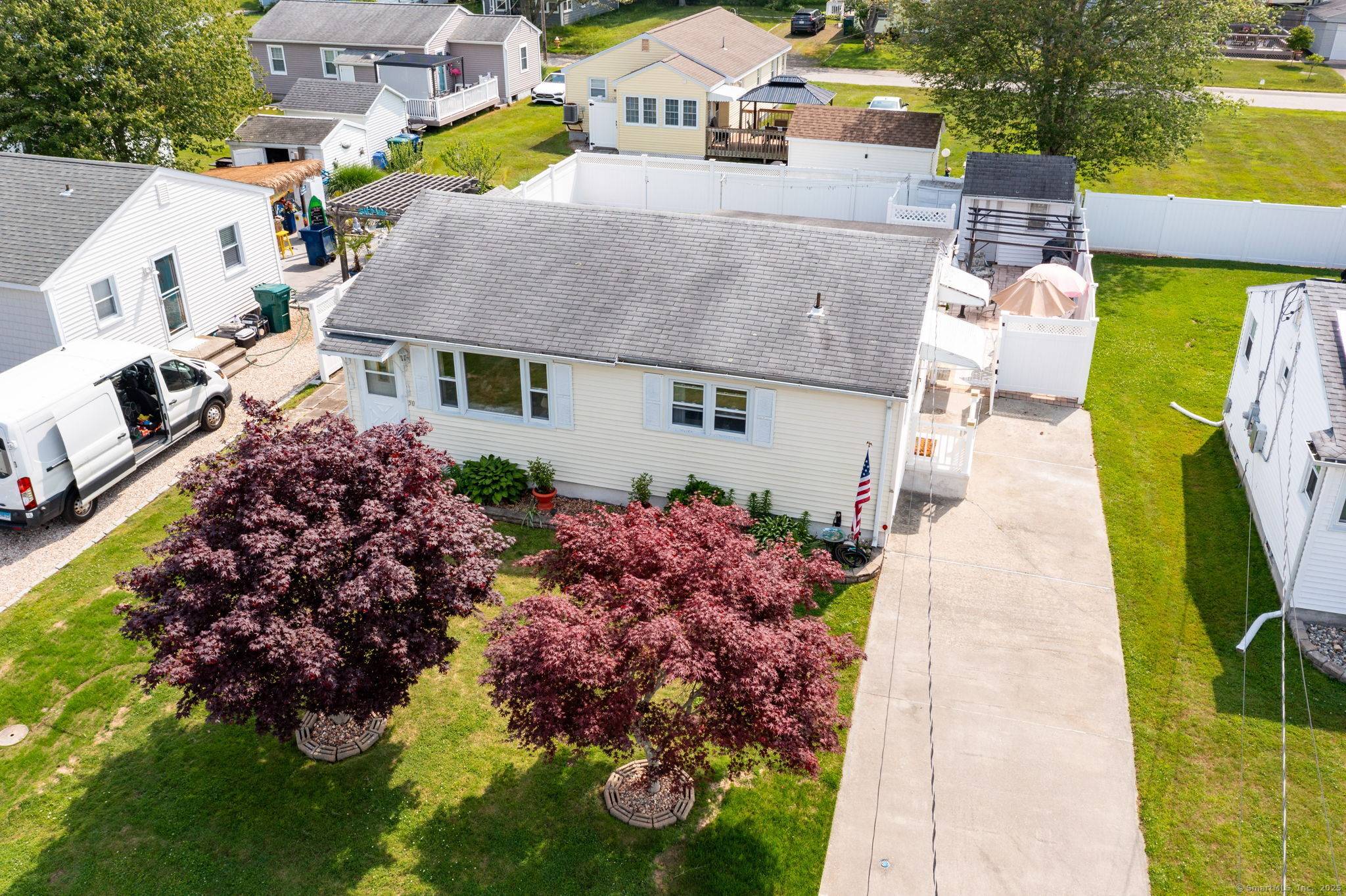 Welcome to Your Dream Long Island Sound Beach Home !