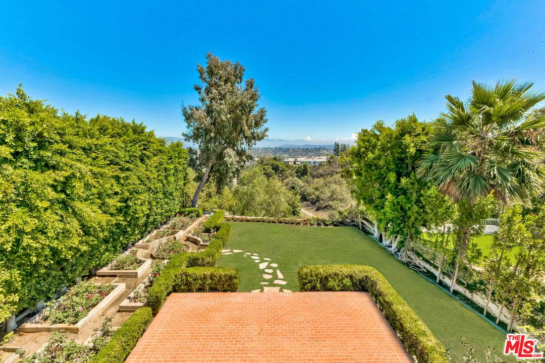 2222   Canyonback Rd 4BR Brentwood La