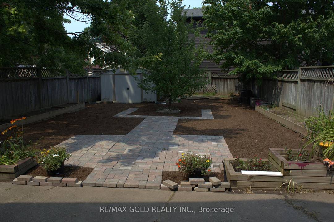 Beautiful Full Brick Home with Garage amp ; Spacious Layout !