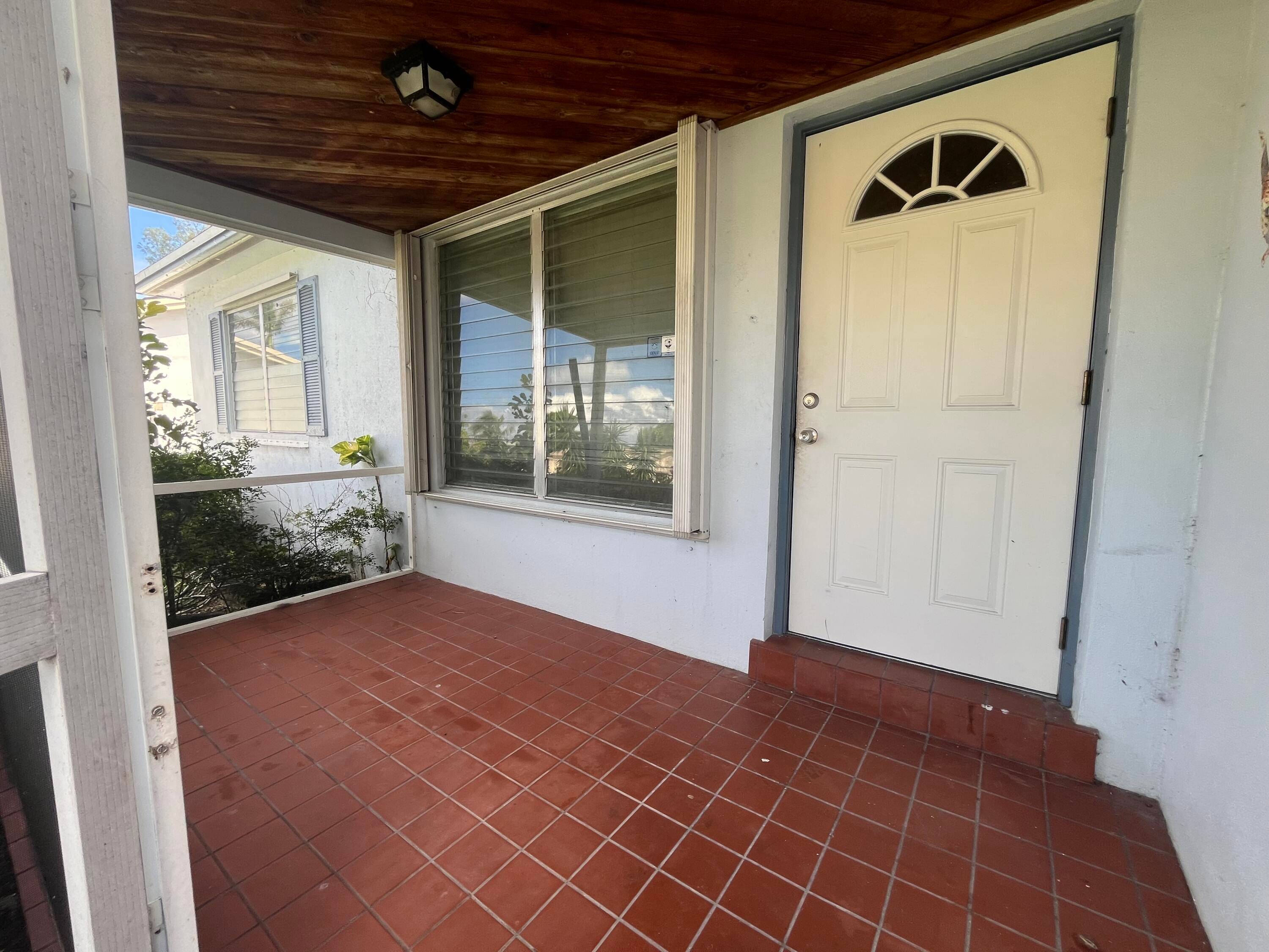 Welcome to this charming coastal home in the heart of Lantana, just minutes from the beach.