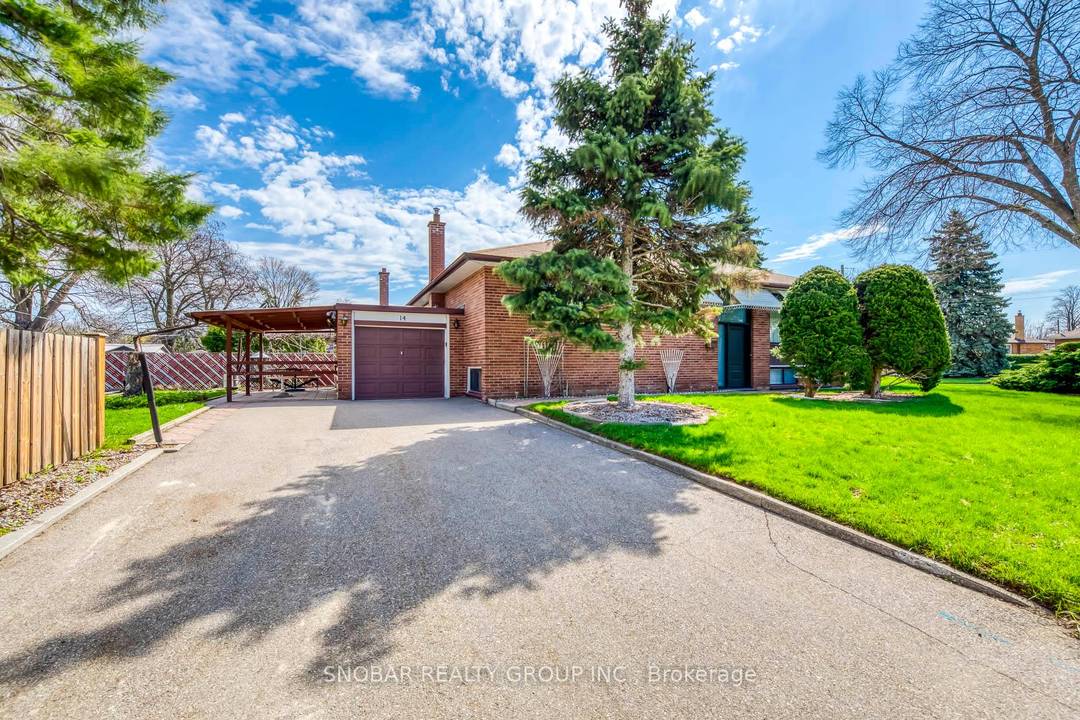 Mrs. Clean lives here ! !