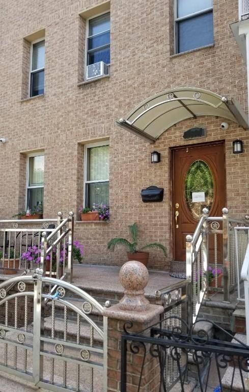 Beautiful 2 Bedroom Apartment.