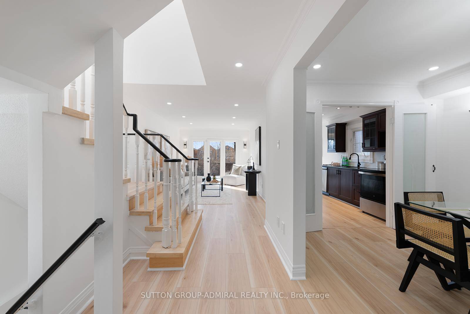 Welcome to 55 Thornbury Circle, a beautifully renovated home in the highly sought after Thornhill community.