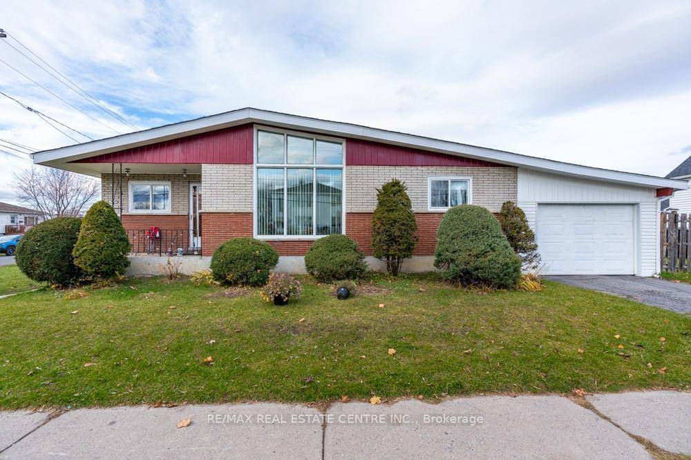 Charming amp ; Spacious Detached Bungalow on a Double Lot Nestled in a desirable neighborhood on a double lot at the end of a quiet cul de sac, this stunning ...