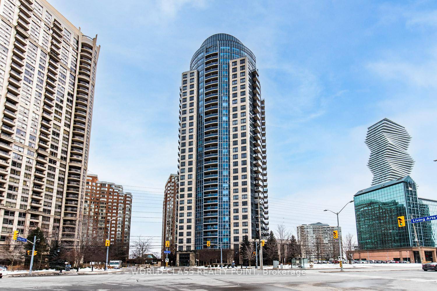 Ultimate Luxury Living Tridel Ultra Ovation Stunning 2 Bedroom, 2 bathroom unit located in the heart of the Mississauga.