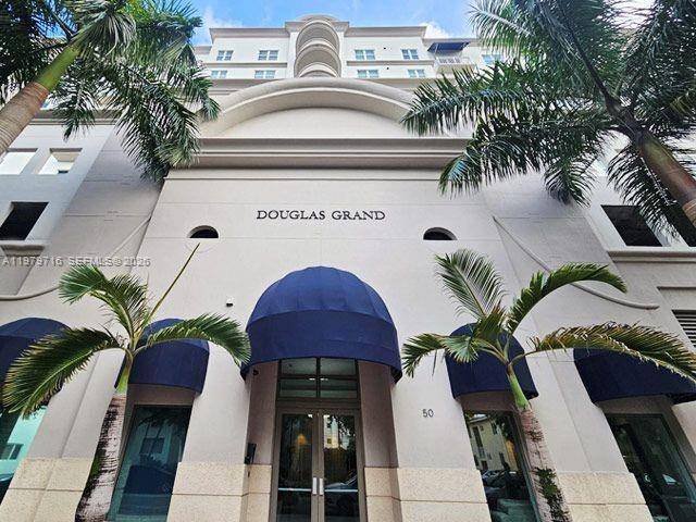 Excellent opportunity to own a spacious 1 bedroom and 1 bathroom apartment in one of Miami's most desirable and exclusive areas, next to parks, tennis courts, Publix, restaurants, and at ...