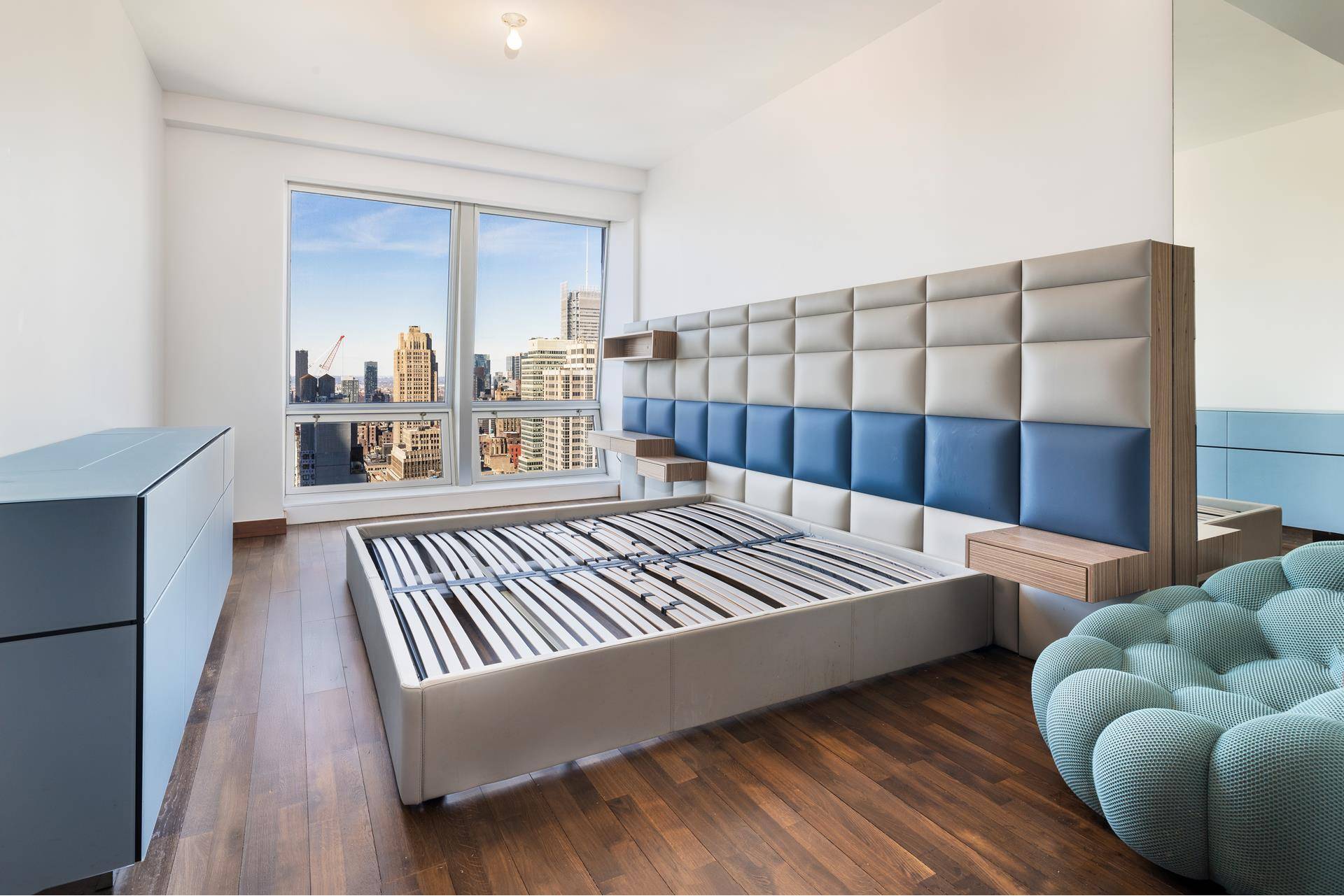 Stunning New Development Condo on 5th Avenue !