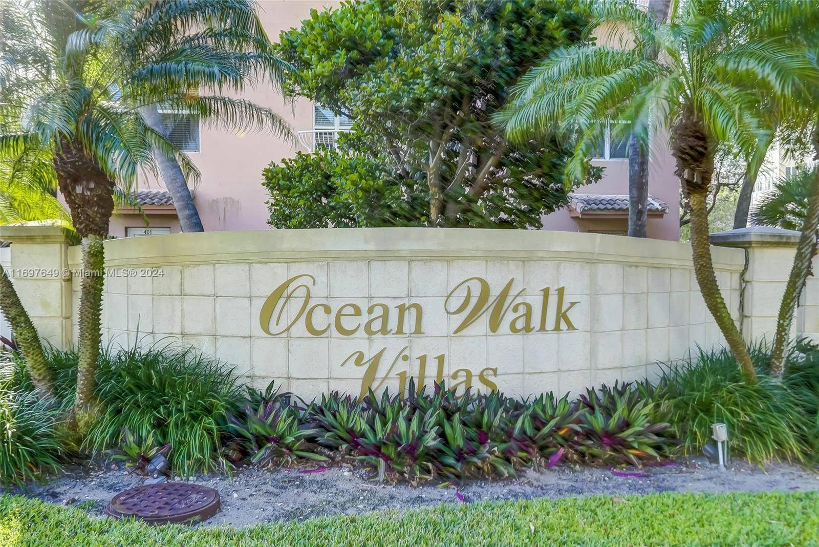 Townhouse renovated in 2018, oceanfront and ocean views from the bedroom, all freshly painted, ready to move in, French marble throughout the townhouse.