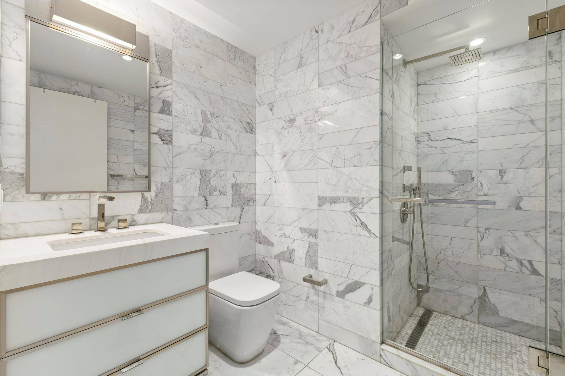 IMMEDIATE OCCUPANCY ! Spectacular 1629sqft South West facing 2BR 2.