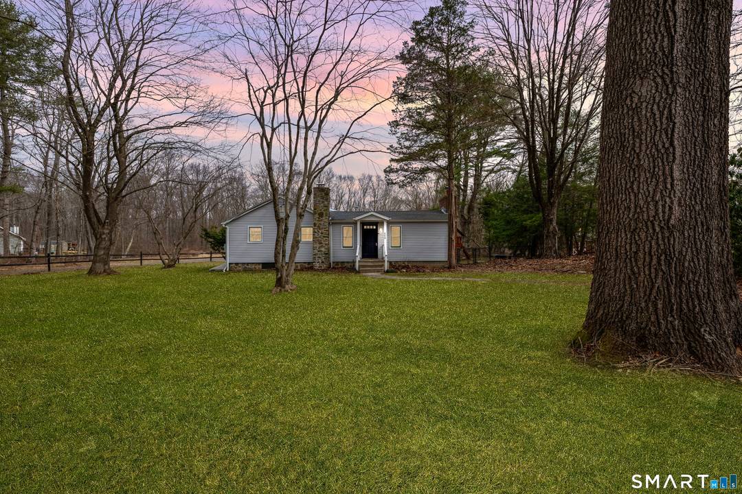 Rare Investment opportunity in Madison under 10 minutes to charming downtown and Madison Beach !