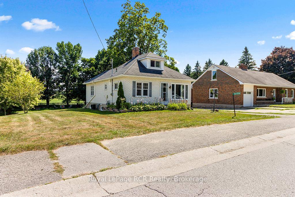 Welcome to Kilsyth ! Located just a short drive from the amenities of Owen Sound.