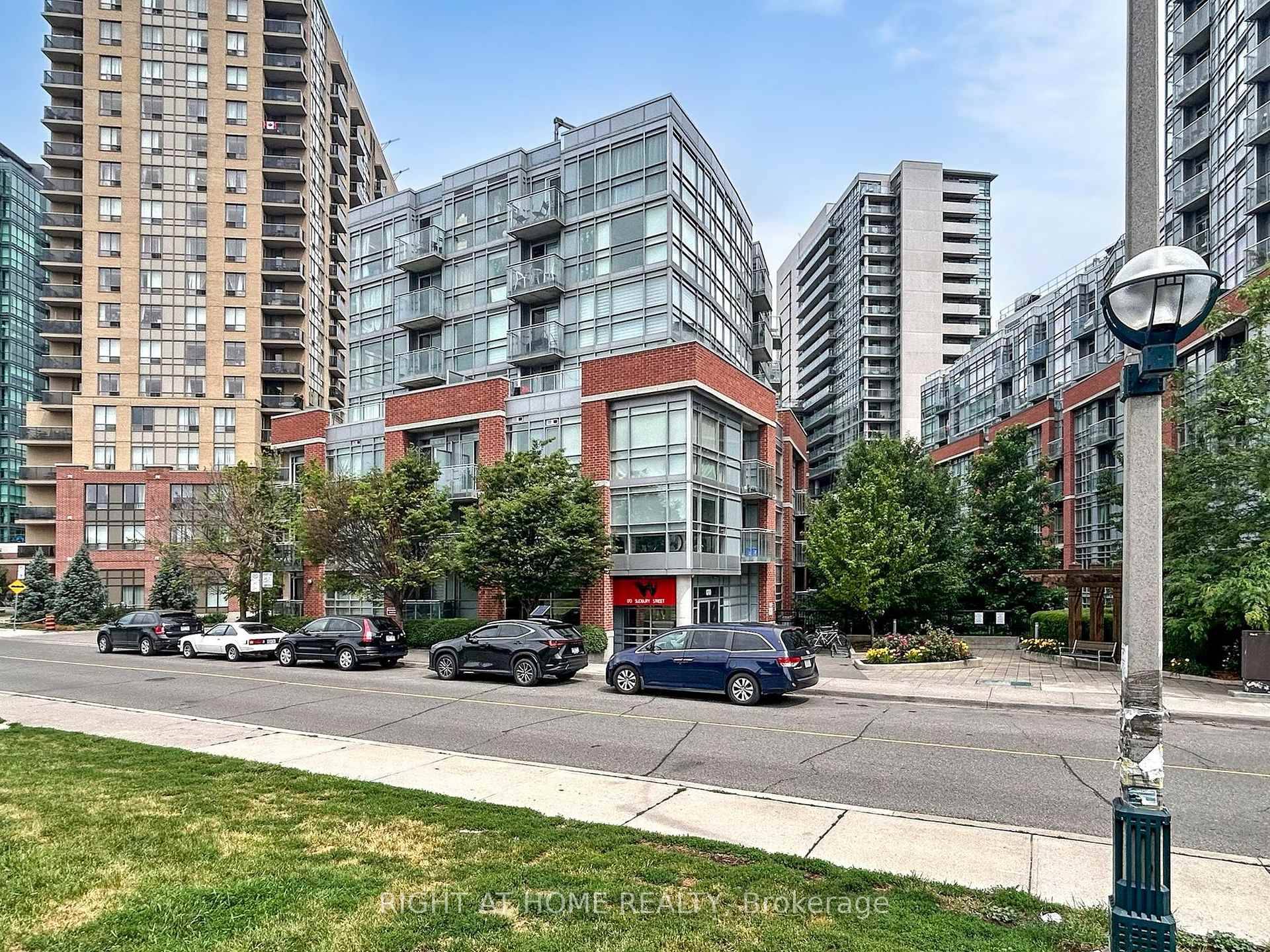 The Curve Stylishly Renovated 1 1 Bedroom Loft with parking.