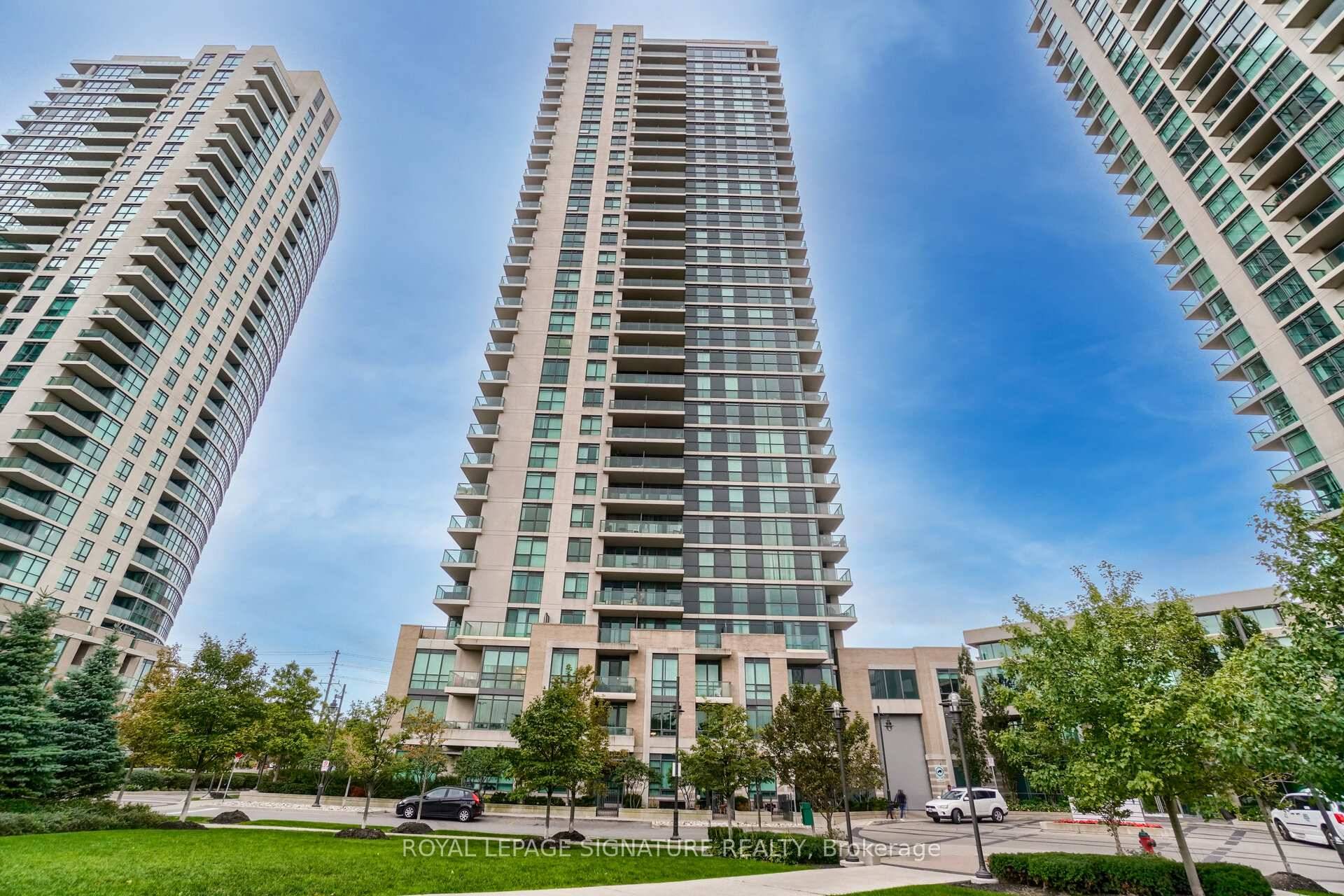 Beautiful 1 Bedroom plus full size den that could be used as 2nd bedroom.