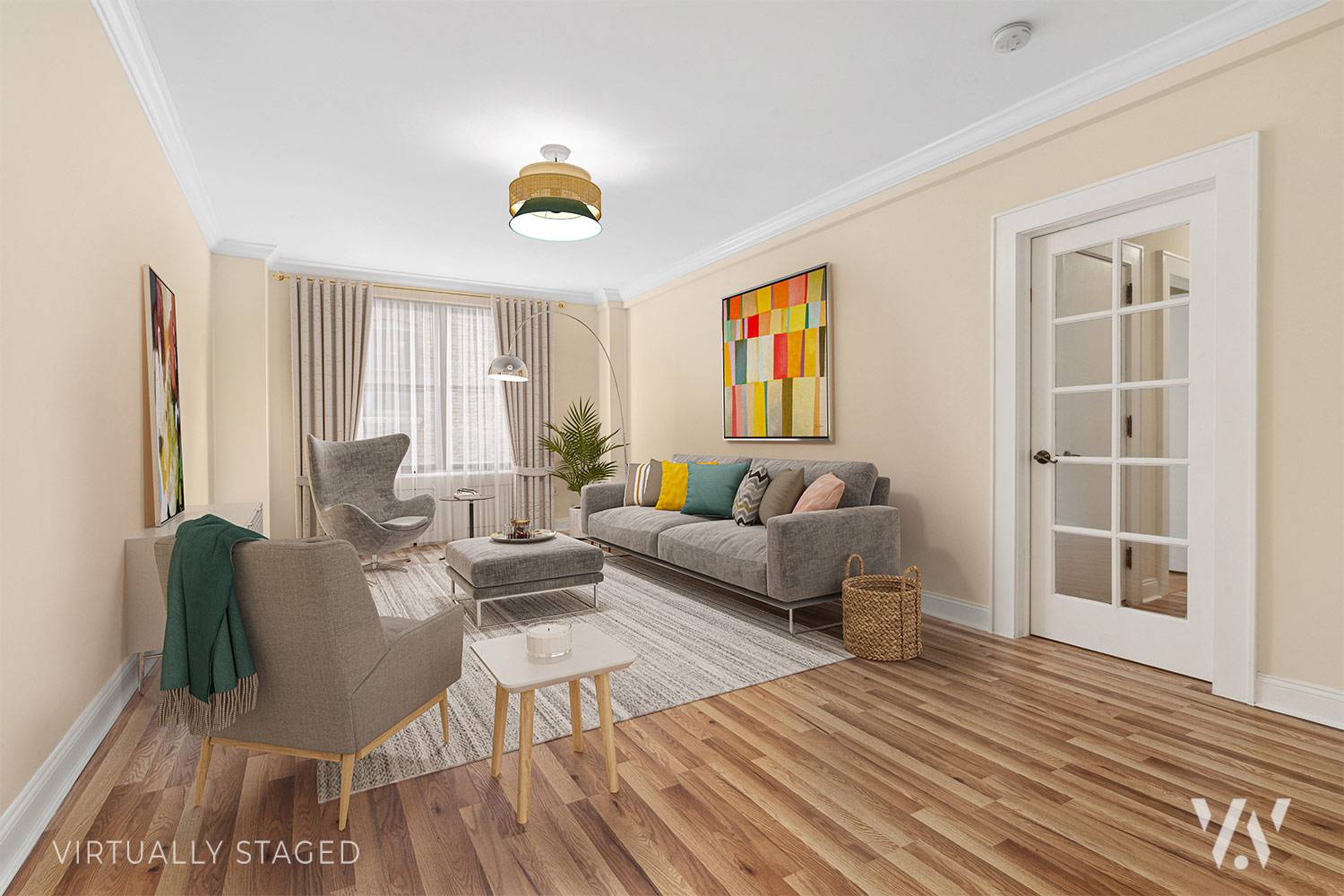 This classic 4. 5, two bedroom, one bathroom apartment sits on the 3rd floor of a well appointed pre war cooperative building.
