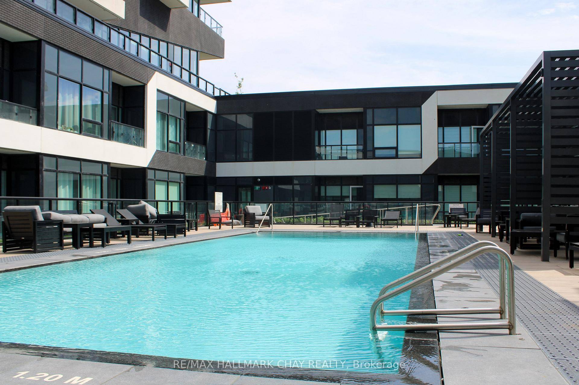 Fabulous Uptown Core Condo packed full of resort style amenities and modern luxury are exactly what you are looking for !