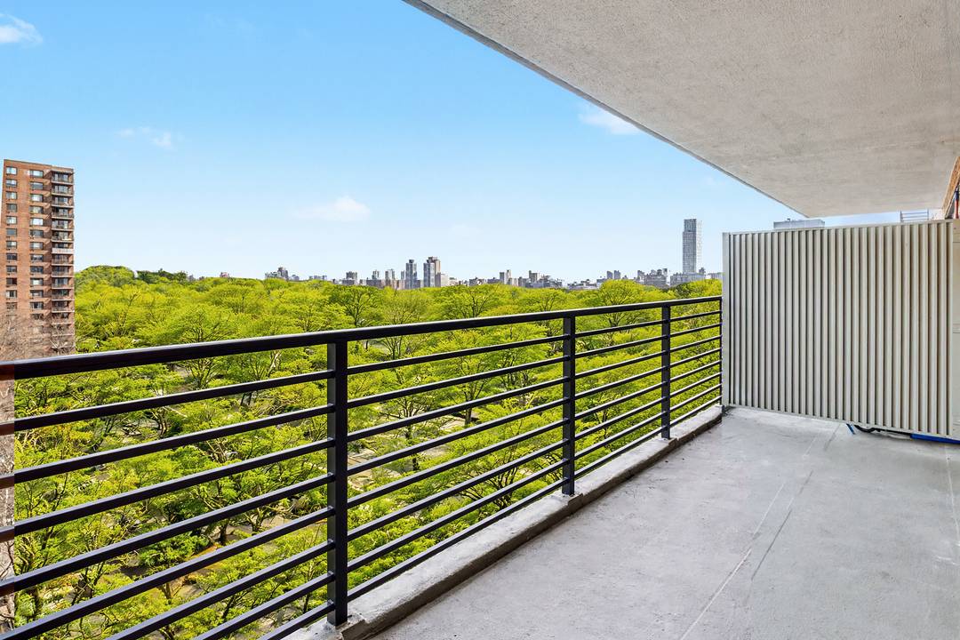 You will love this Mint Condition 1 Bedroom Condo with Dining Room and extra large Balcony located right next to Central Park !