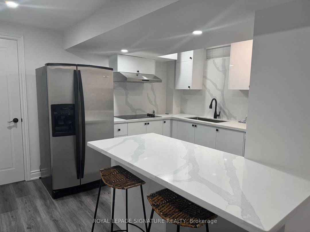 Fully Furnished 2 Bedroom Basement Apartment Steps To York University Markham Campus !